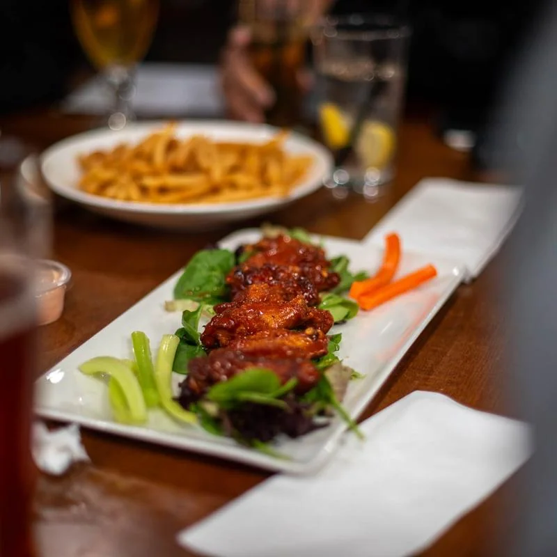 Rewsters chicken wings with fries
